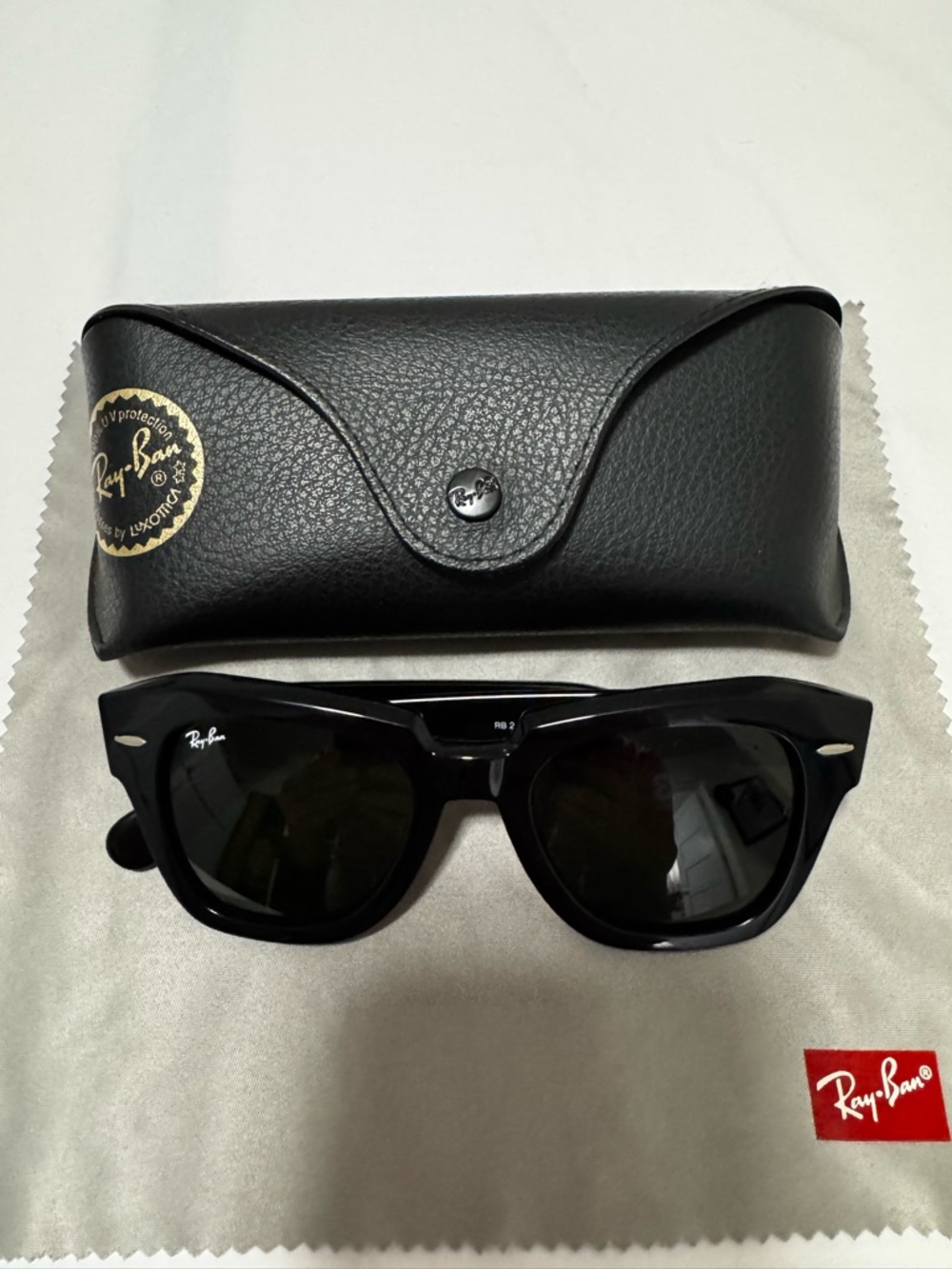 Ray-Ban Black Wayfarer Sunglasses with Black Case